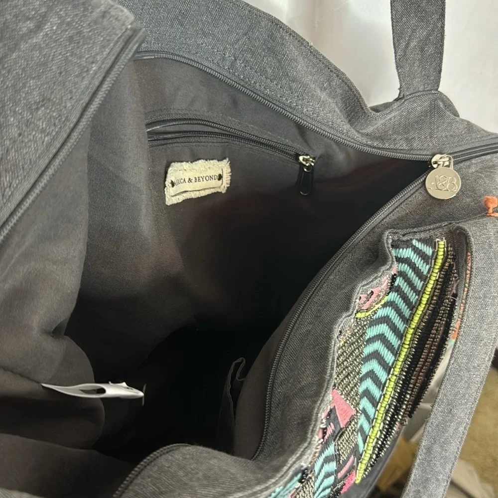 America & Beyond Gray Embroidered Overnight Bag TOT5513B - Picture 7 of 14